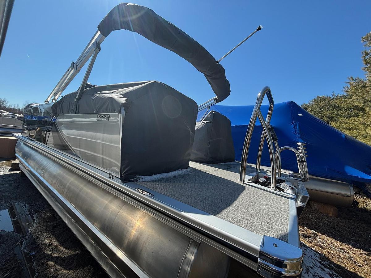 2026 Avalon 2185 LSZ QLS