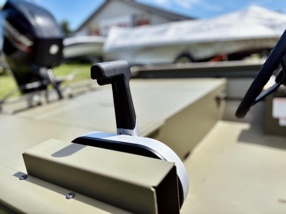 2027 Crestliner 1650 Retriever SC