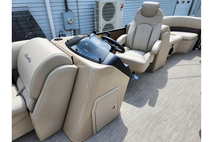 2024 BENTLEY PONTOONS 220 LEGACY NAV WIDE PORT GATE BP-24-07