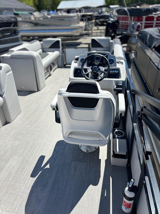 2026 Avalon 2180 VENTURE CRB