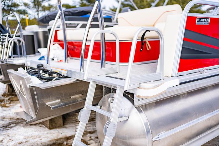 2025 Avalon Venture 2385 Versatile Rear Bench