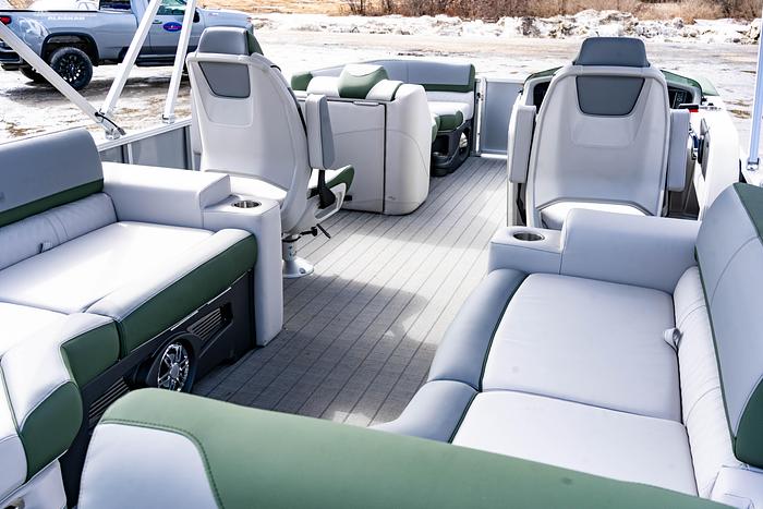 2025 Avalon 2385 Quad Lounger Shift