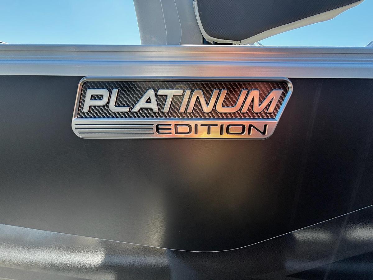 2026 Avalon 2185 VEN RF TRI