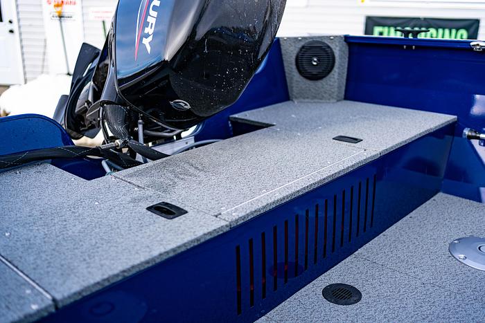 2025 Crestliner 1650 Kodiak Side Console