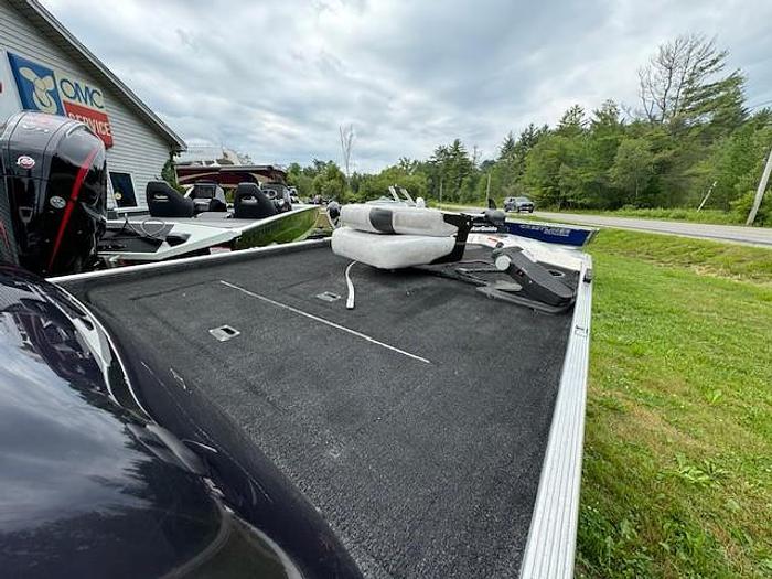 Used 2014 CRESTLINER 16 STORM