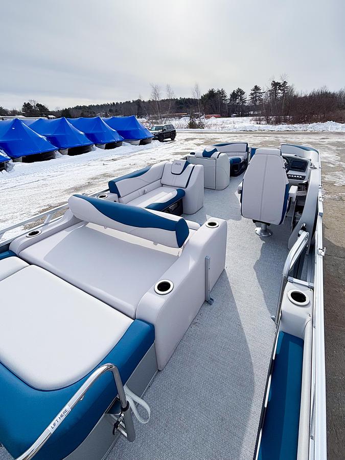 2026 Avalon 2385 LSZ VRB TRITOON