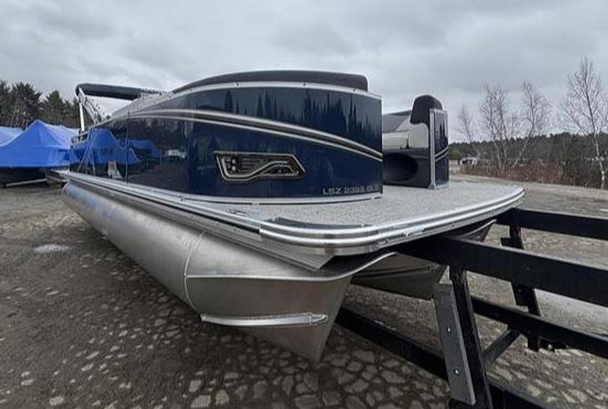 2026 Avalon 2385 LSZ QLS