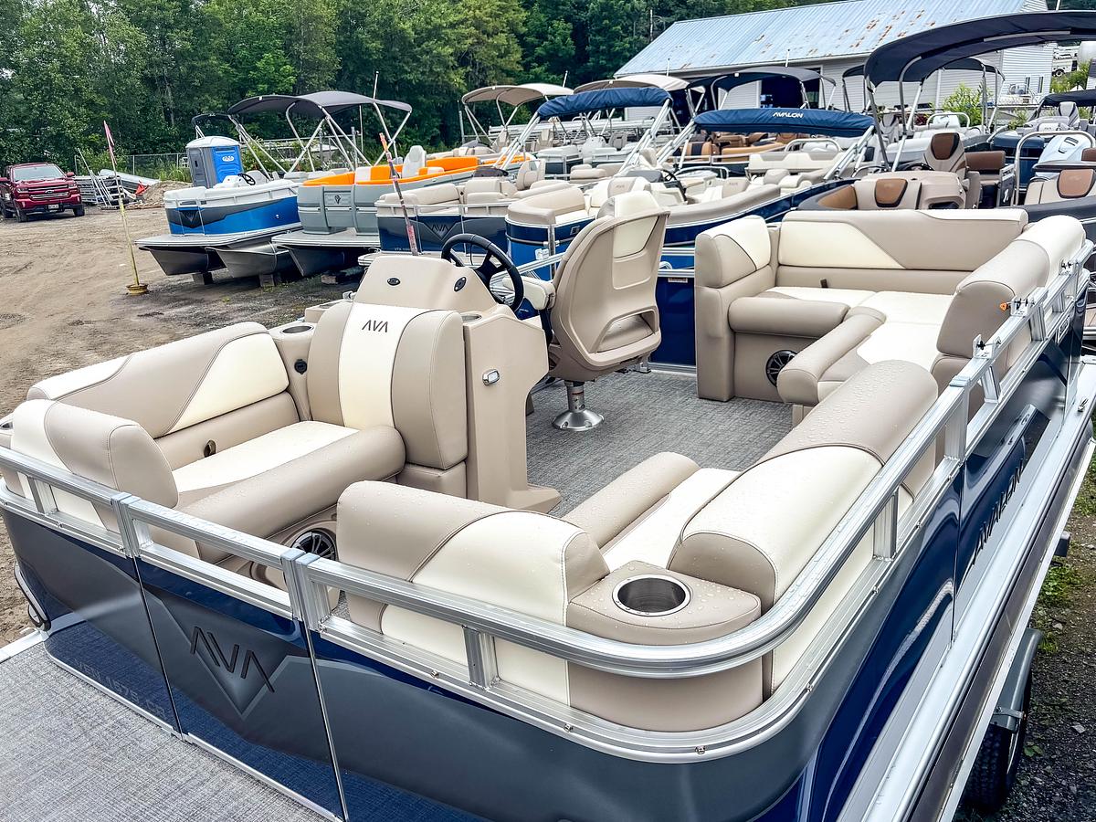 2025 Avalon 1575 Venture CR