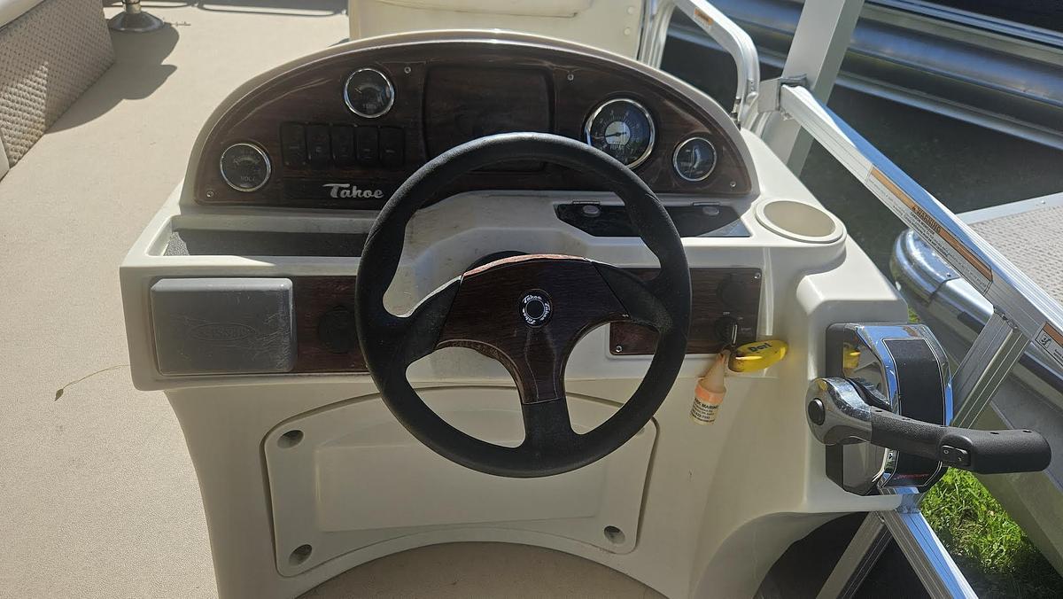 Used 2010 Avalon Tahoe 2425 Funship