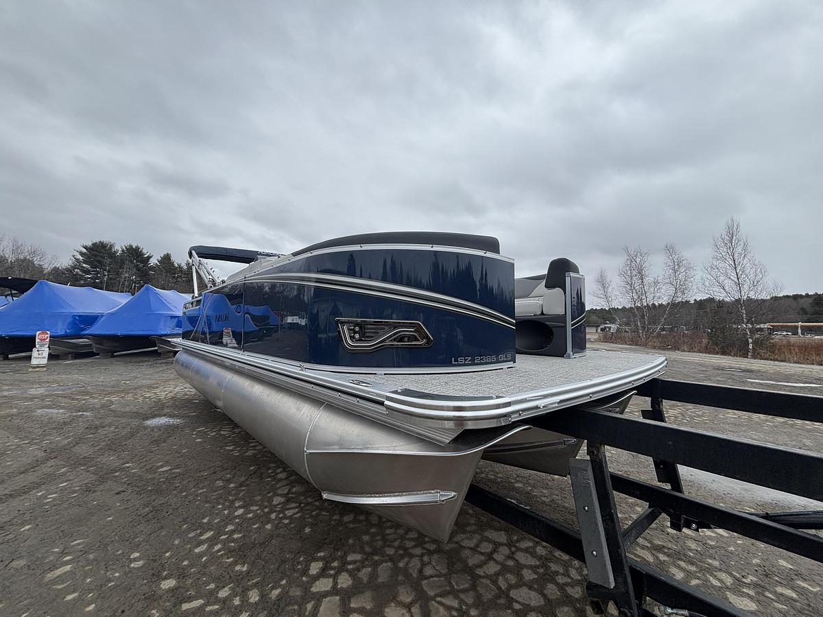 2026 Avalon 2385 LSZ QLS