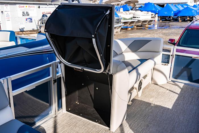 Avalon Venture 85-21' Rear Fish