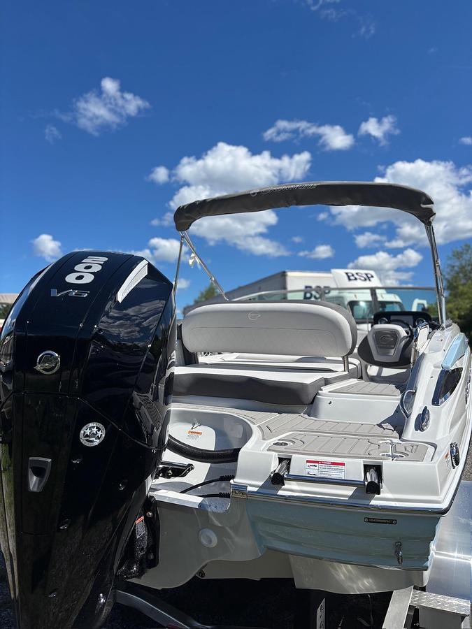 2027 Crownline E220XS