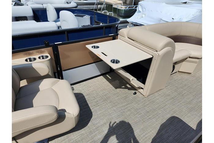 2024 BENTLEY PONTOONS 220 LEGACY NAV WIDE PORT GATE BP-24-07