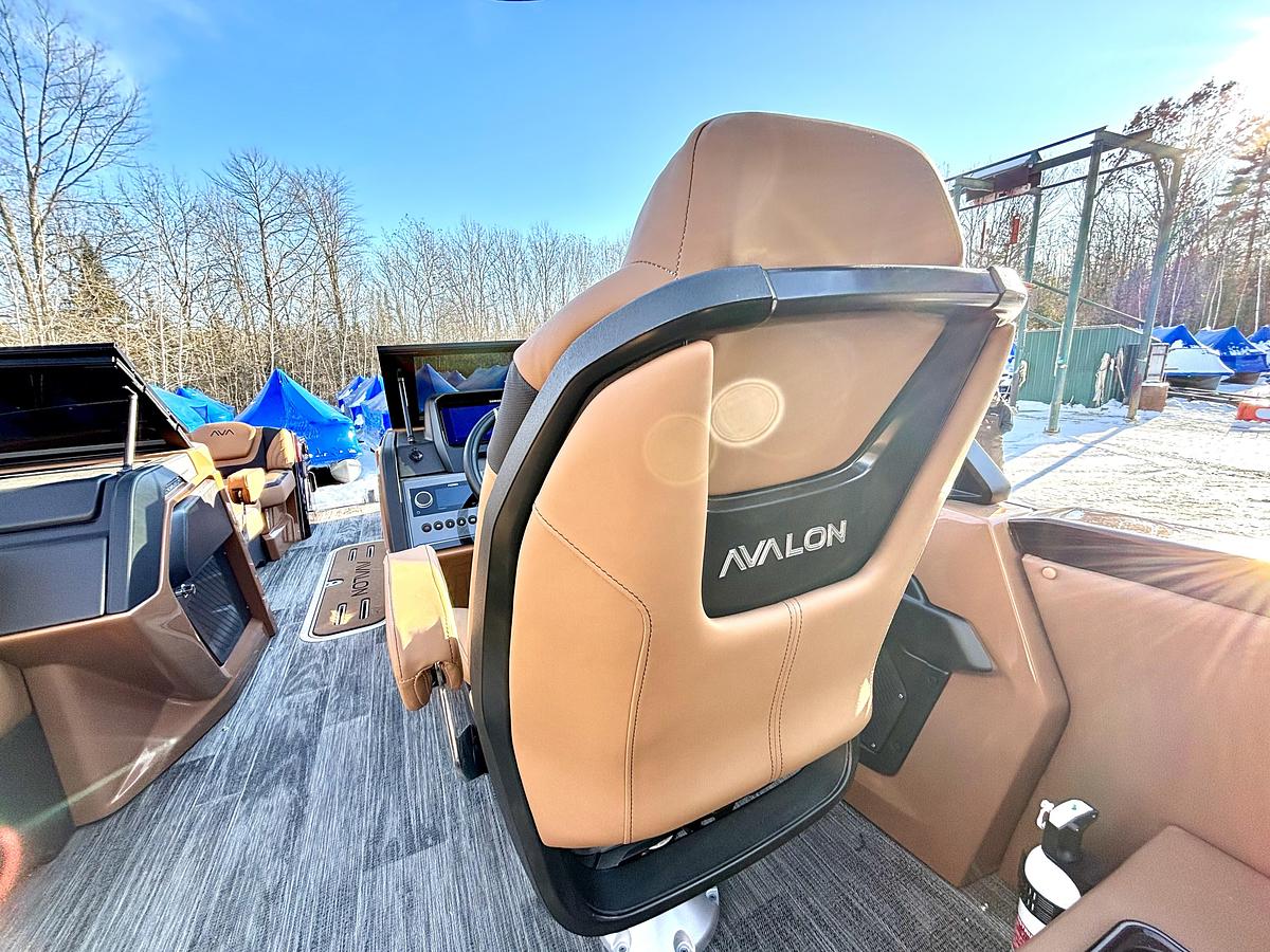 2026 Avalon 2585 Carbon Fiber Excalibur Tritoon