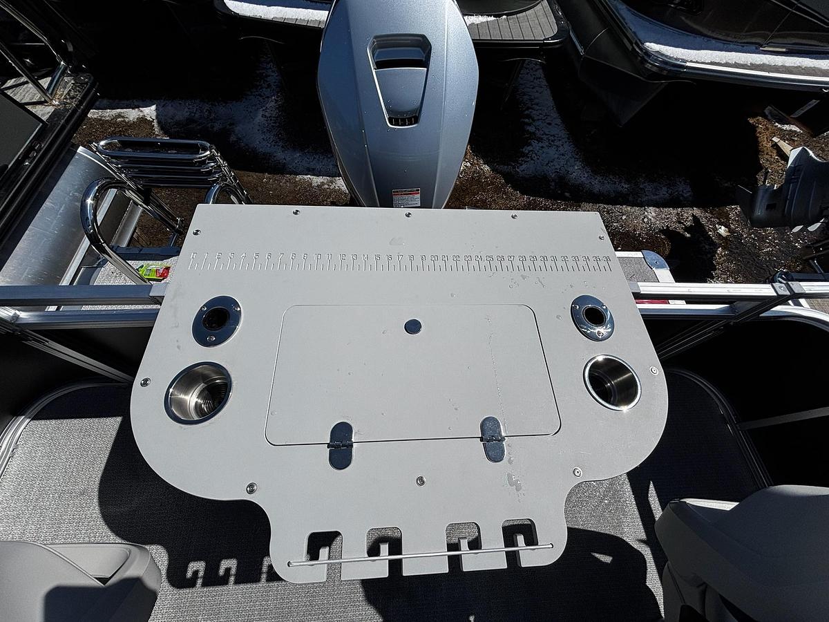 2026 Avalon 2185 VEN RF TRI