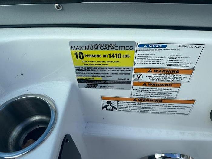 Used 2014 Hurricane SunDeck SD187 OB