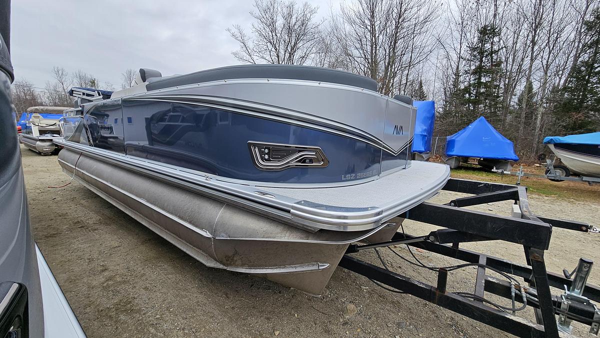 2026 AVALON 2385 LSZ ELITE TRITOON NEW HONDA 200