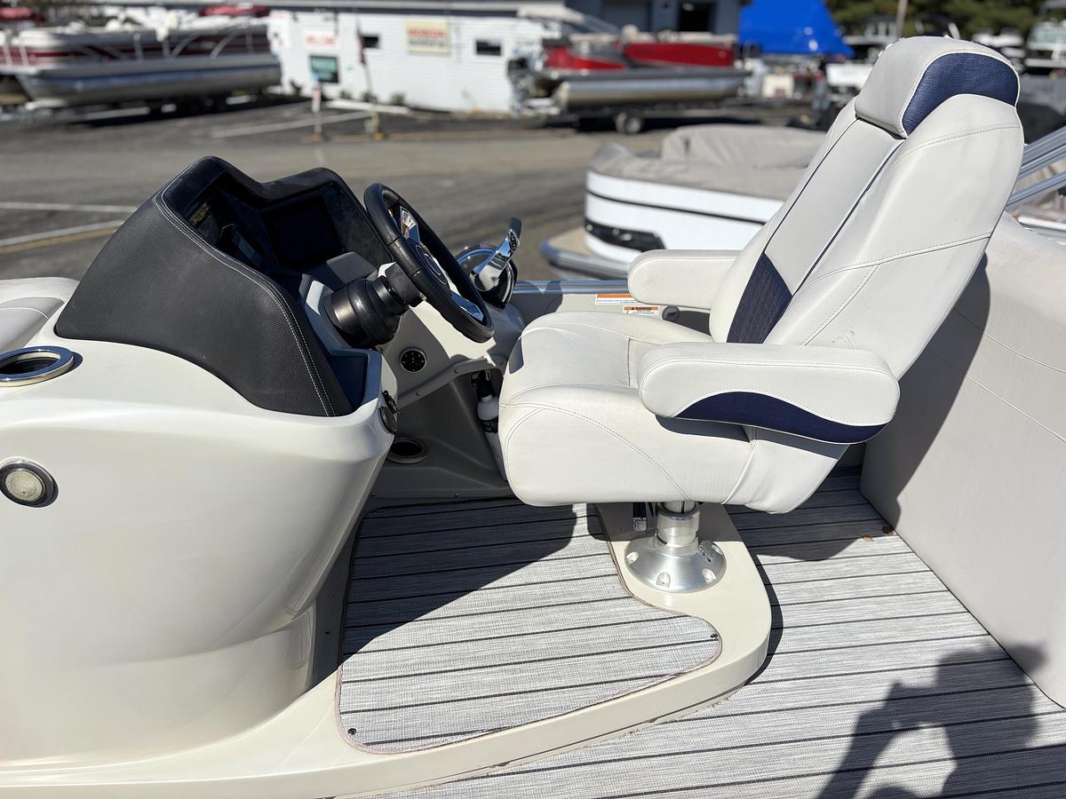 Used 2020 Avalon 2785 CATALINA RL PLATINUM