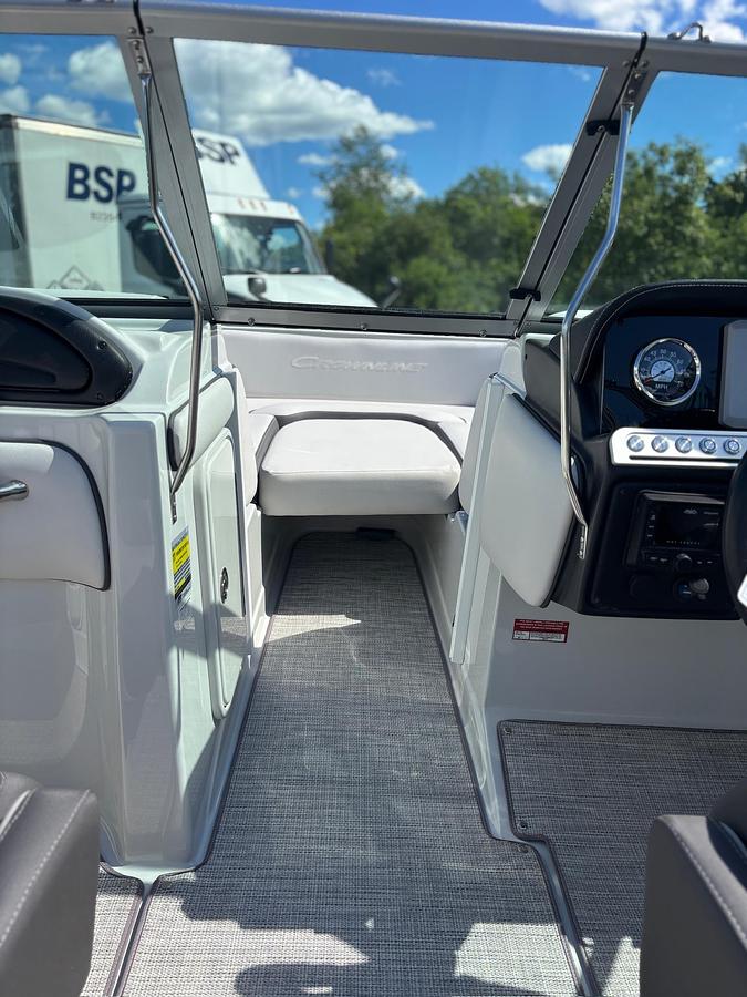 2027 Crownline E220XS