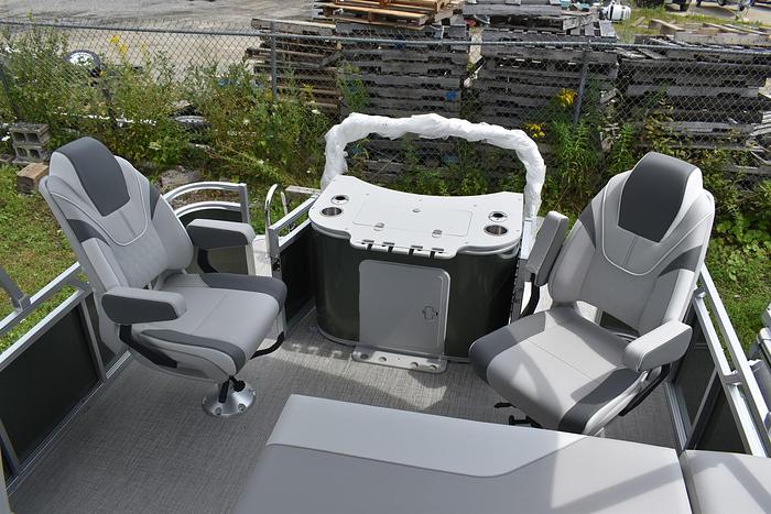 2025 AVALON VENTURE 2385 REAR FISH AV-25-14