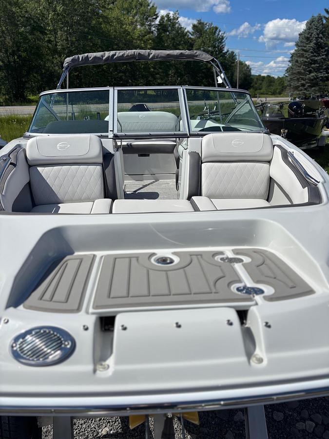 2027 Crownline E220XS
