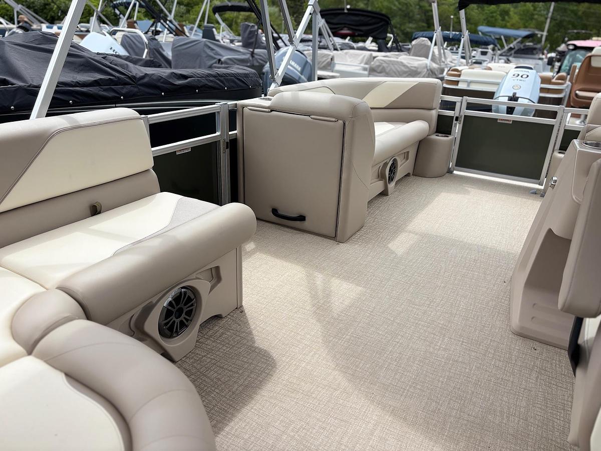 2026 Avalon 2380 Venture RF