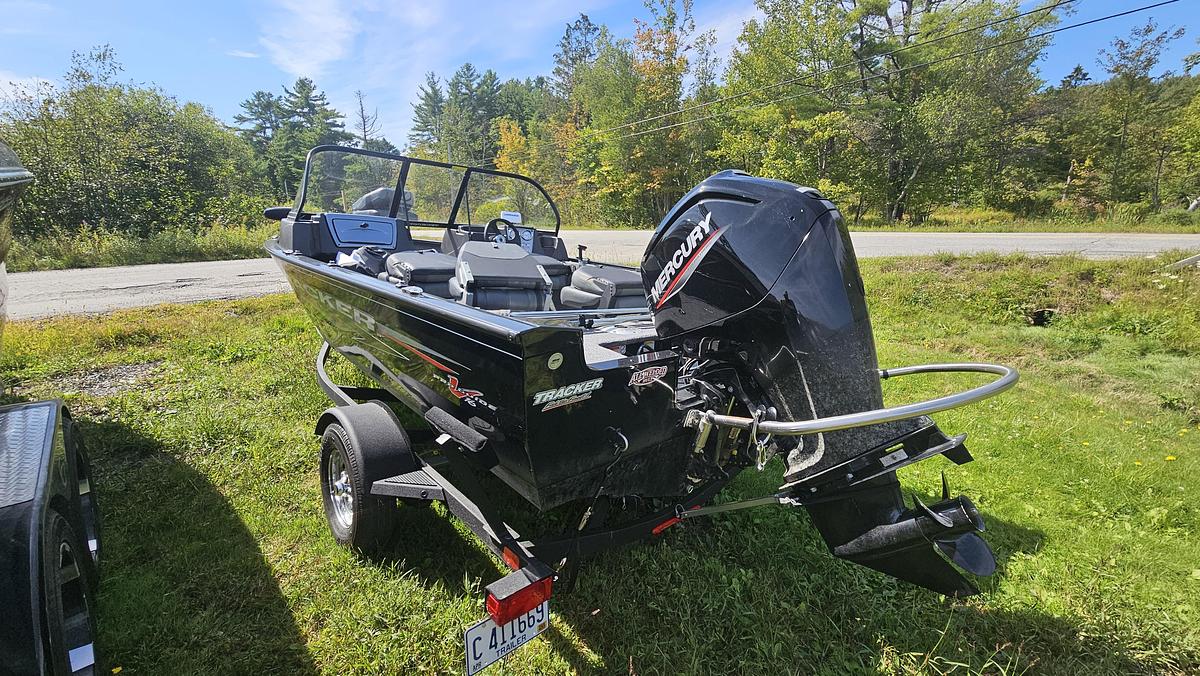 Used 2024 Tracker Pro-Guide V-16 WT