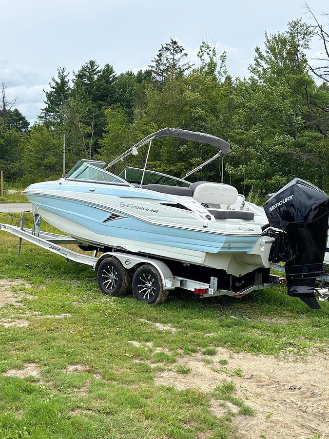 2027 Crownline E220XS