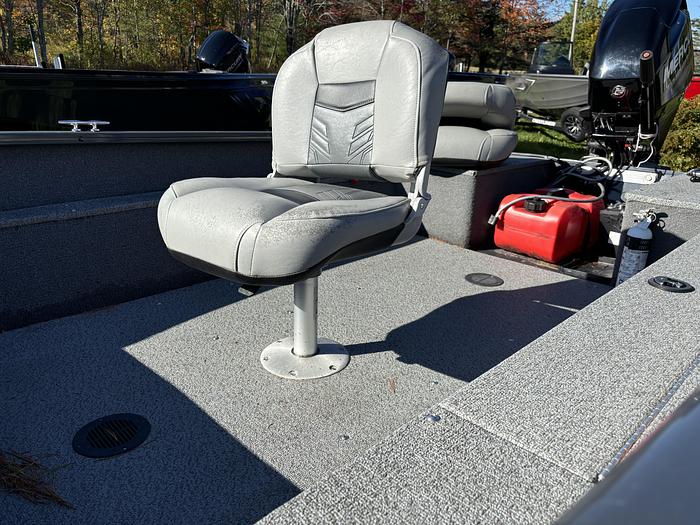 Used 2019 Tracker Guide V-16T LKR DLX