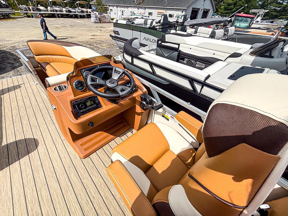 2026 Avalon 2385 VEN85 QL