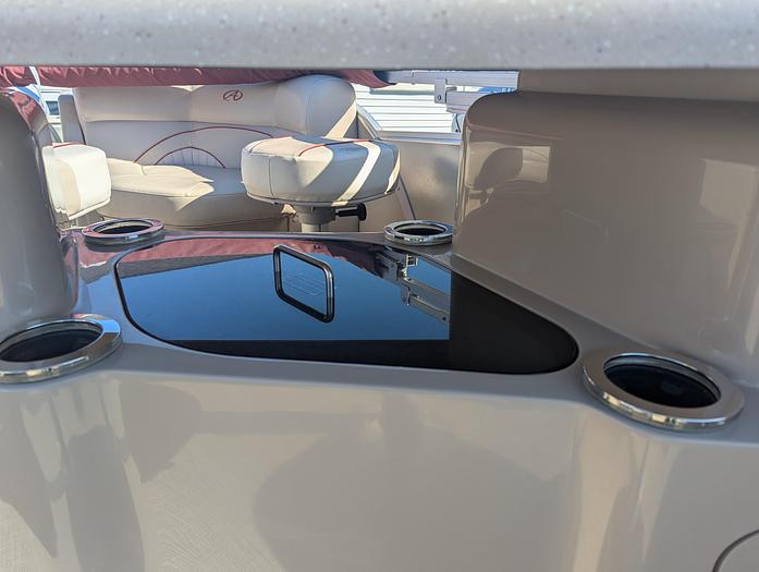 Used 2015 Avalon 2527 Catalina Entertainer