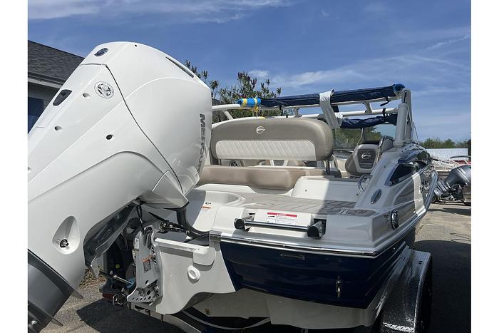 2024 CROWNLINE E220 XS CR-24-02