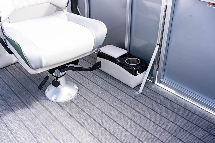 2025 Avalon 2385 Quad Lounger Shift