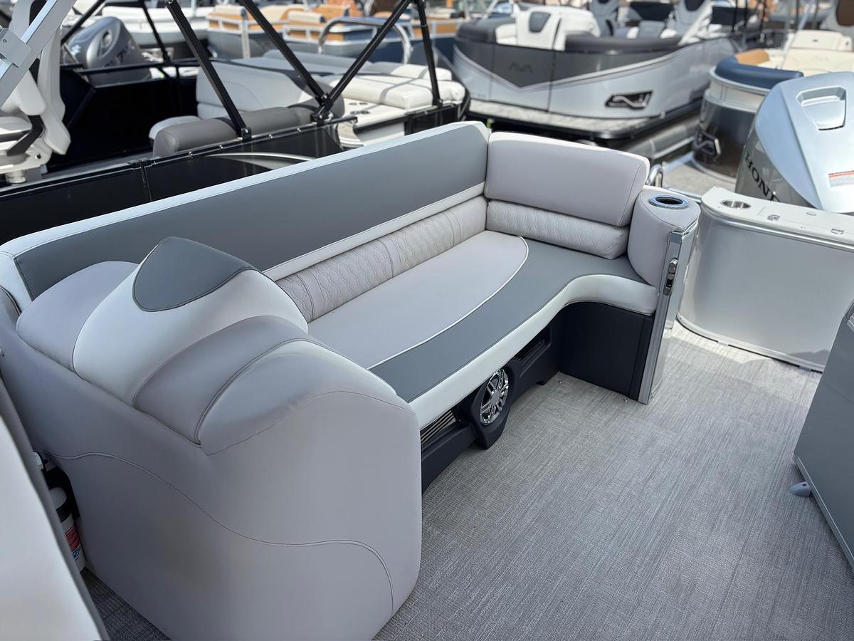 2026 Avalon 2385 CATALINA QL