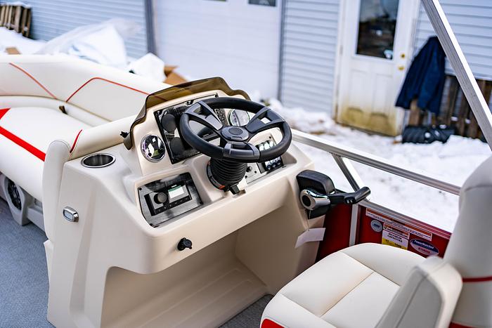 2025 Avalon Venture 2385 Versatile Rear Bench