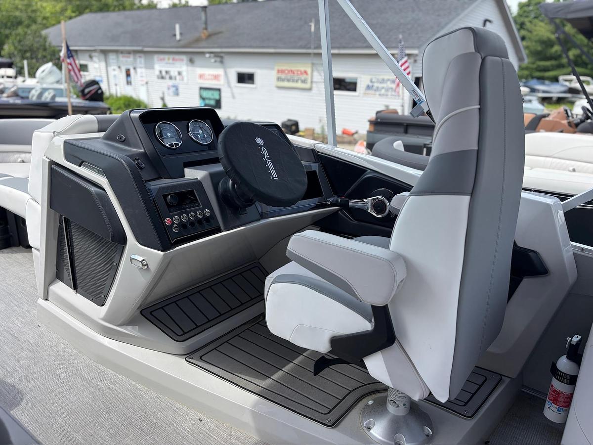 2026 Avalon 2385 CATALINA QL