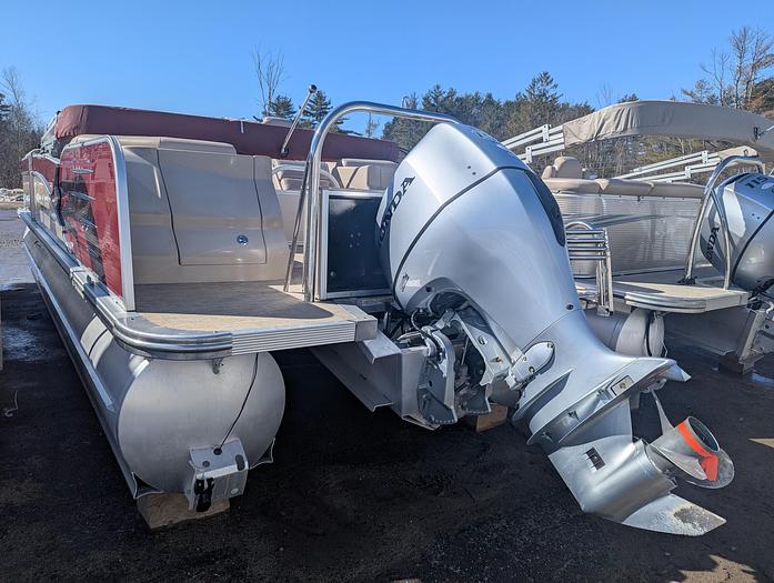 Used 2015 Avalon 2527 Catalina Entertainer