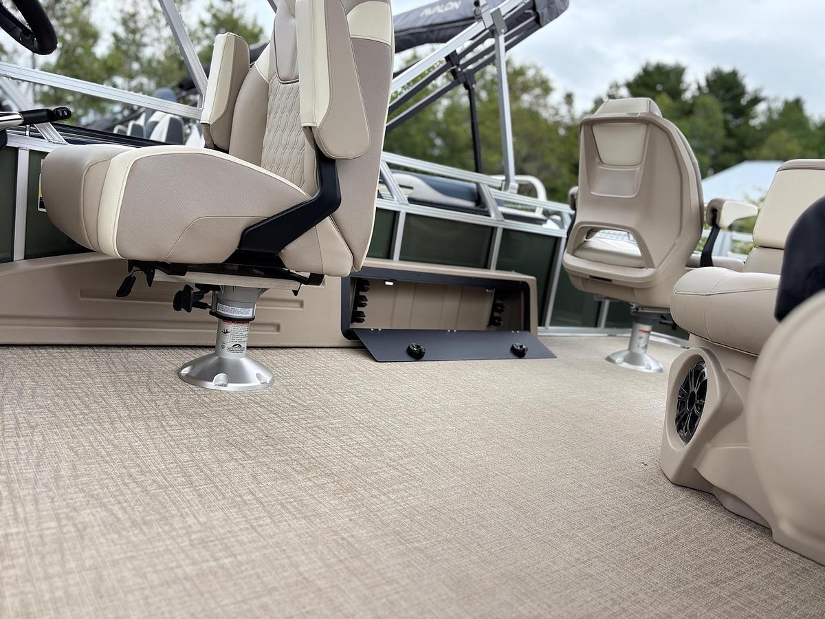 2026 Avalon 2380 Venture RF