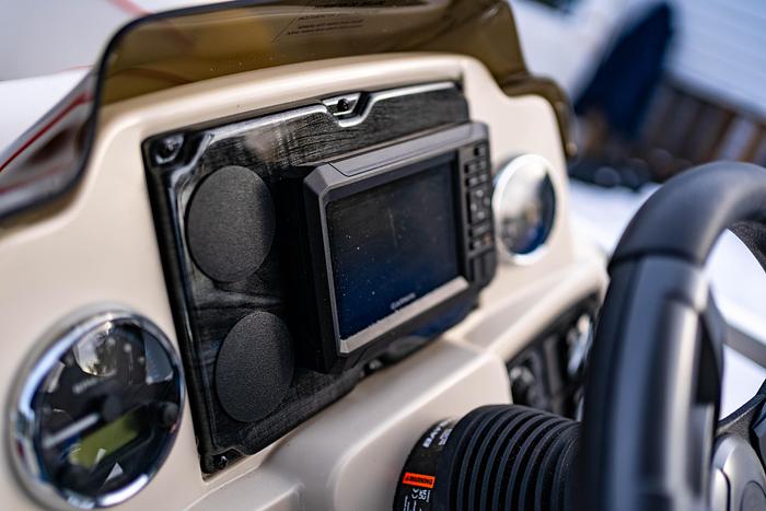 2025 Avalon Venture 2385 Versatile Rear Bench