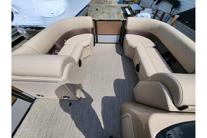 2024 BENTLEY PONTOONS 220 LEGACY NAV WIDE PORT GATE BP-24-07