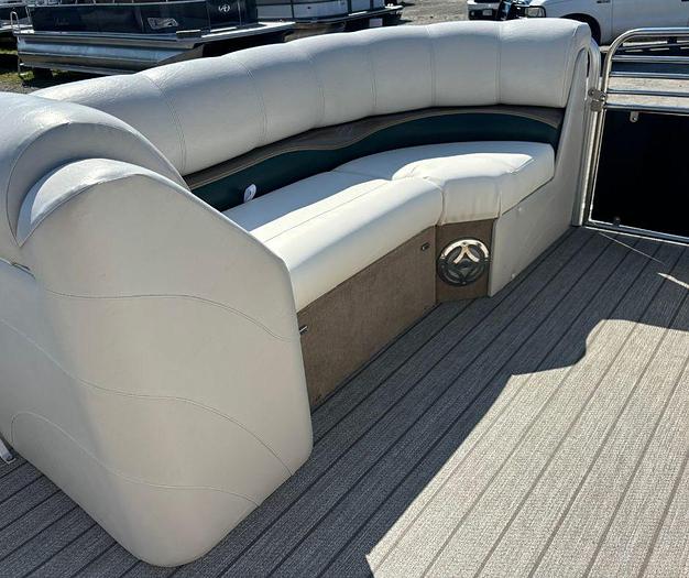 Used 2011 AVALON 2285 PARADISE EL GREEN