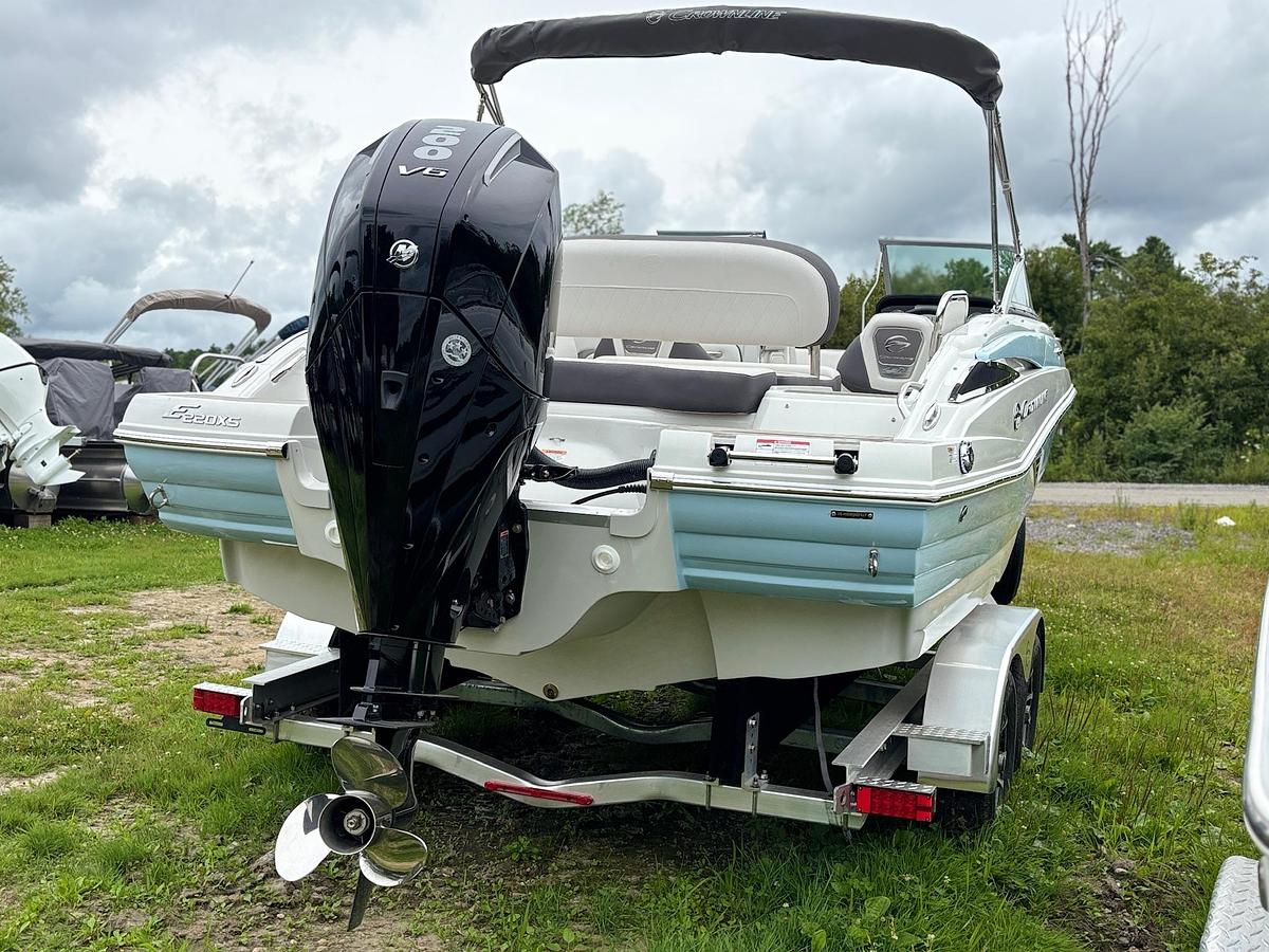 2027 Crownline E220XS
