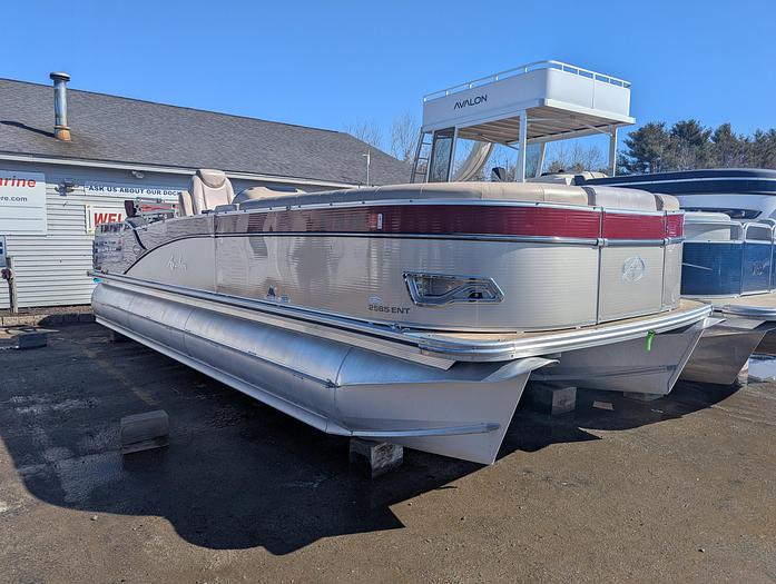 Used 2015 Avalon 2527 Catalina Entertainer