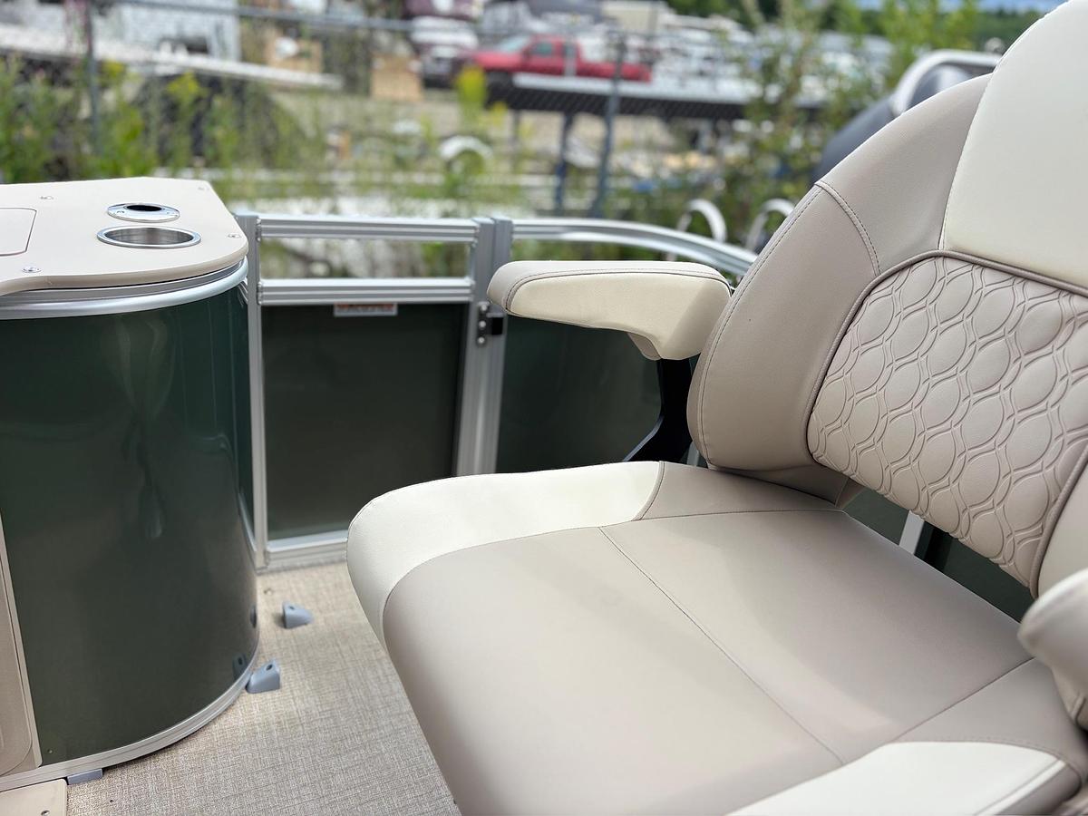 2026 Avalon 2380 Venture RF