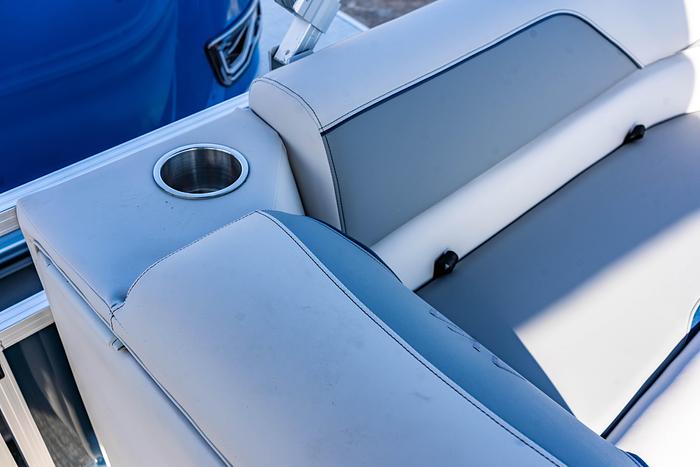 Avalon Venture 85-21' Rear Fish