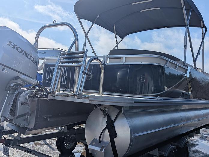 Used 2024 Avalon 2385 LSZ Quad Lounge