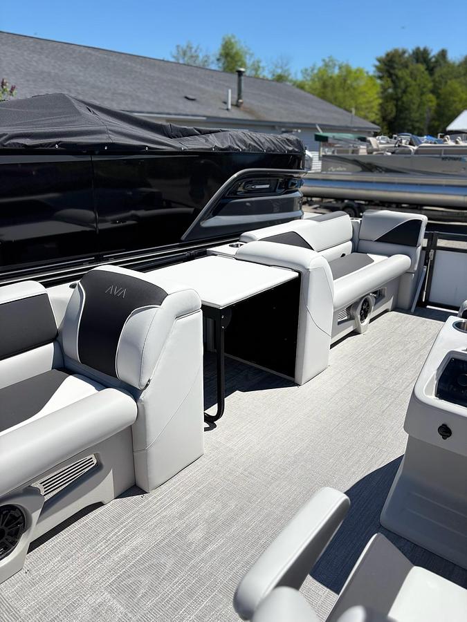 2026 Avalon 2180 VENTURE CRB