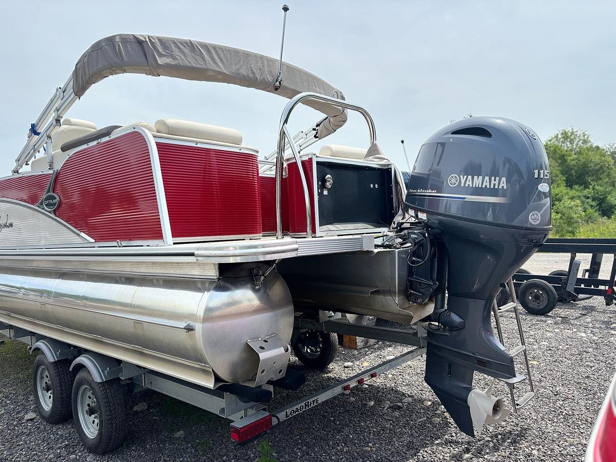 Used 2020 Avalon 2385 CATALINA QL