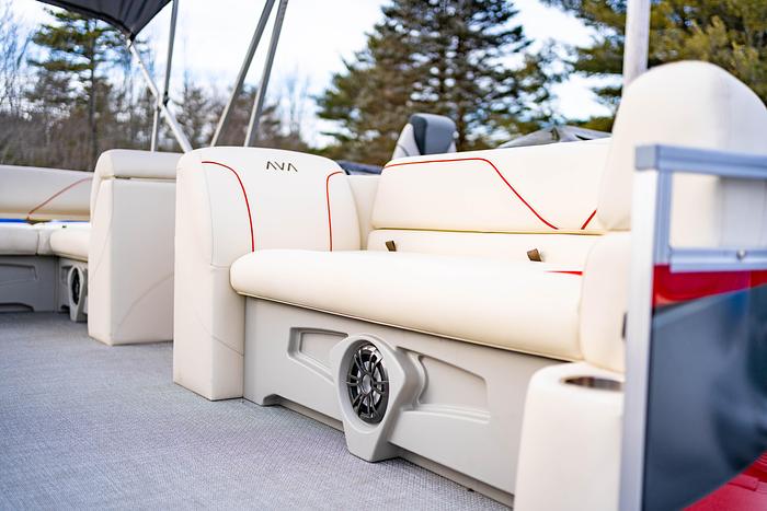 2025 Avalon Venture 2385 Versatile Rear Bench