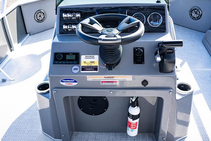 Avalon Venture 85 - 23' Center Console Fish